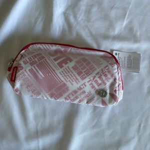 🆕❤️ Lululemon Everywhere Belt Bag Manifesto Print Red White